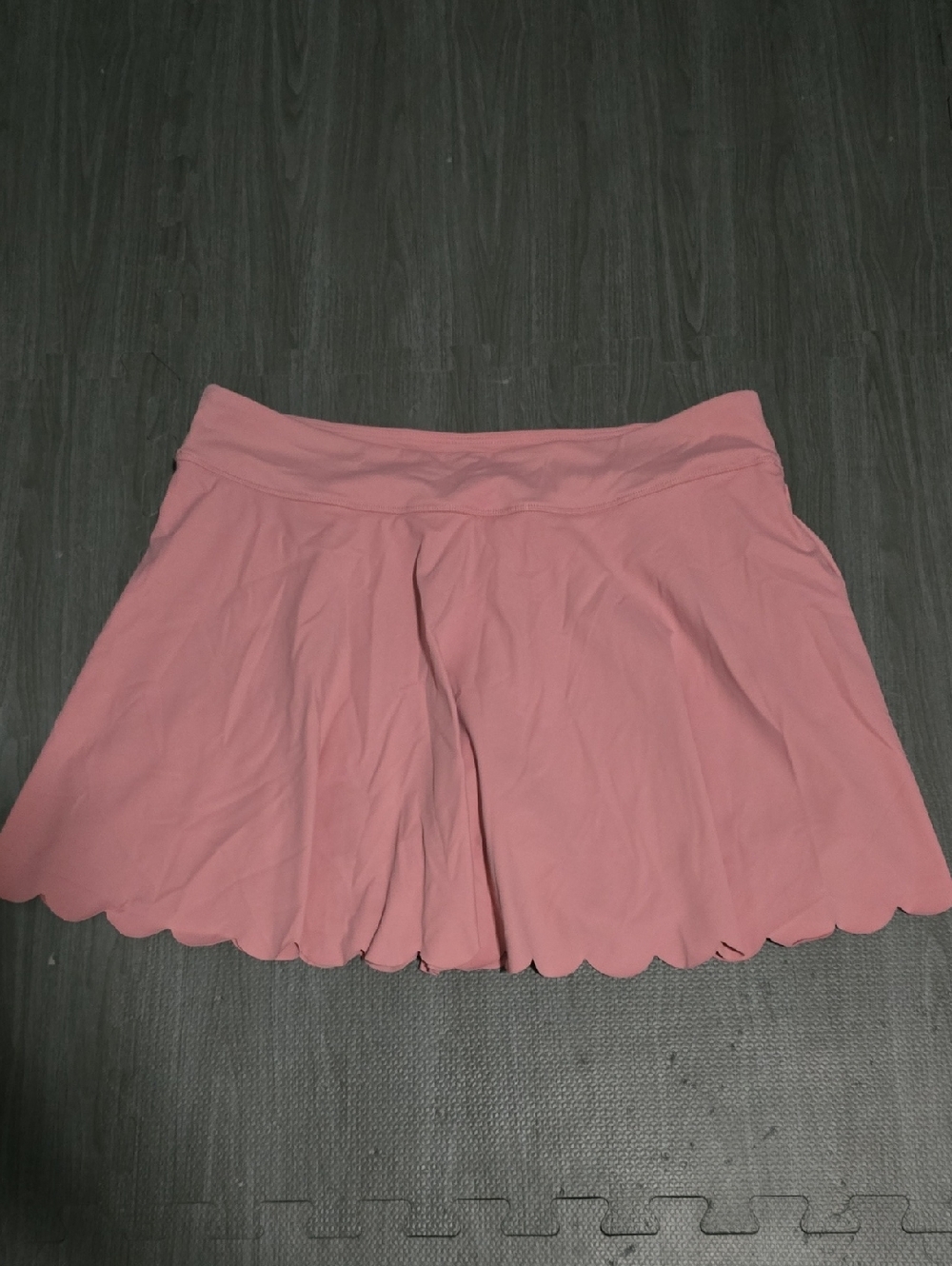 Women’s Scallop Hem Pink Skort